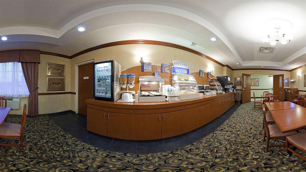Holiday Inn Express Hotel & Suites Barrie By Ihg Exterior photo