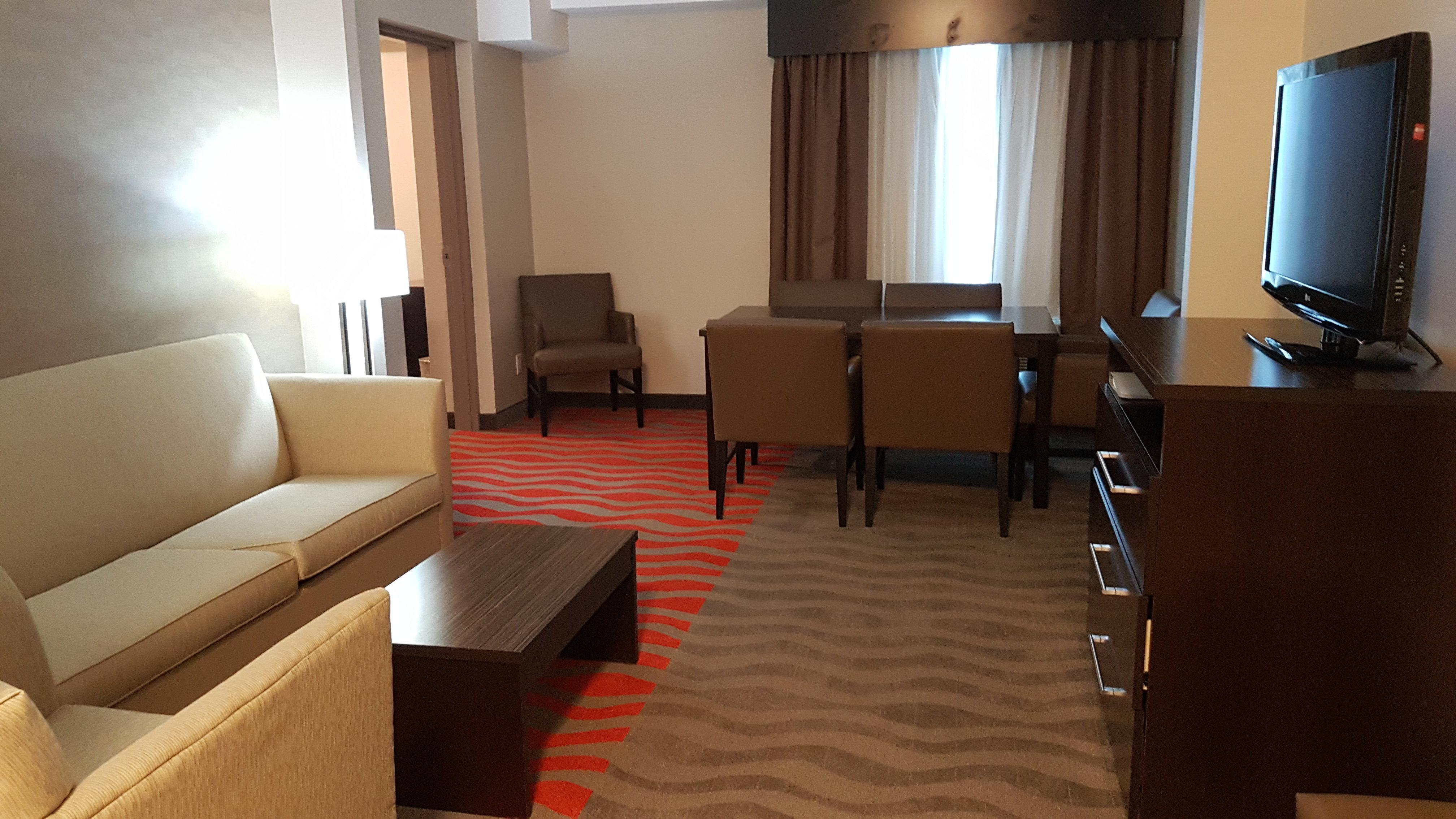 Holiday Inn Express Hotel & Suites Barrie By Ihg Exterior photo