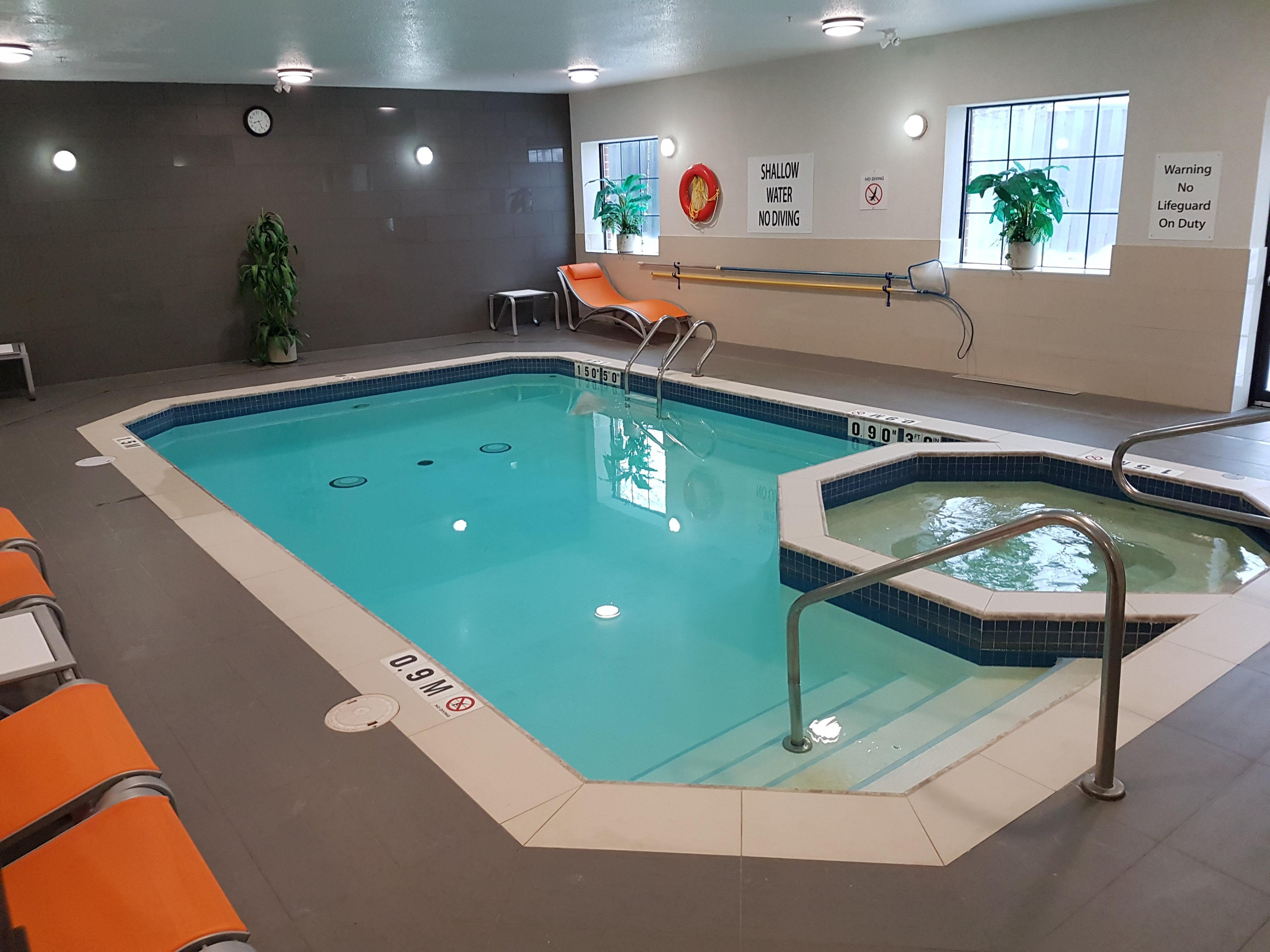 Holiday Inn Express Hotel & Suites Barrie By Ihg Exterior photo