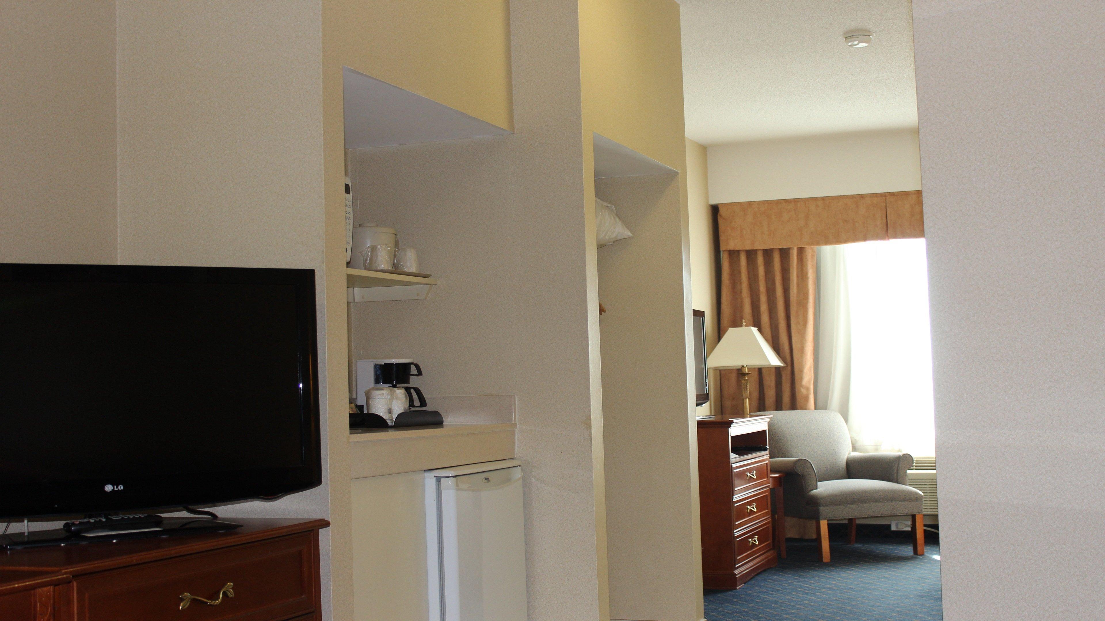 Holiday Inn Express Hotel & Suites Barrie By Ihg Exterior photo