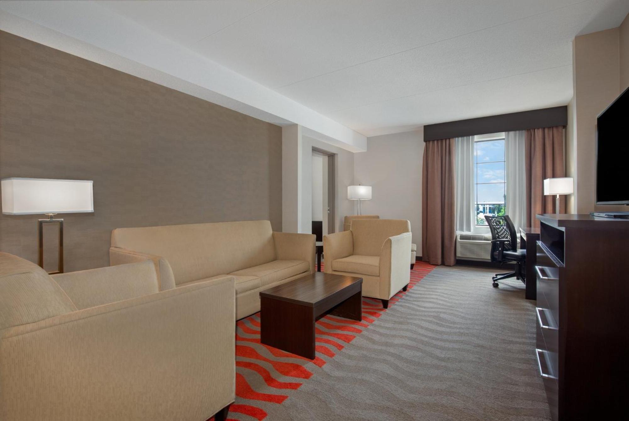 Holiday Inn Express Hotel & Suites Barrie By Ihg Exterior photo