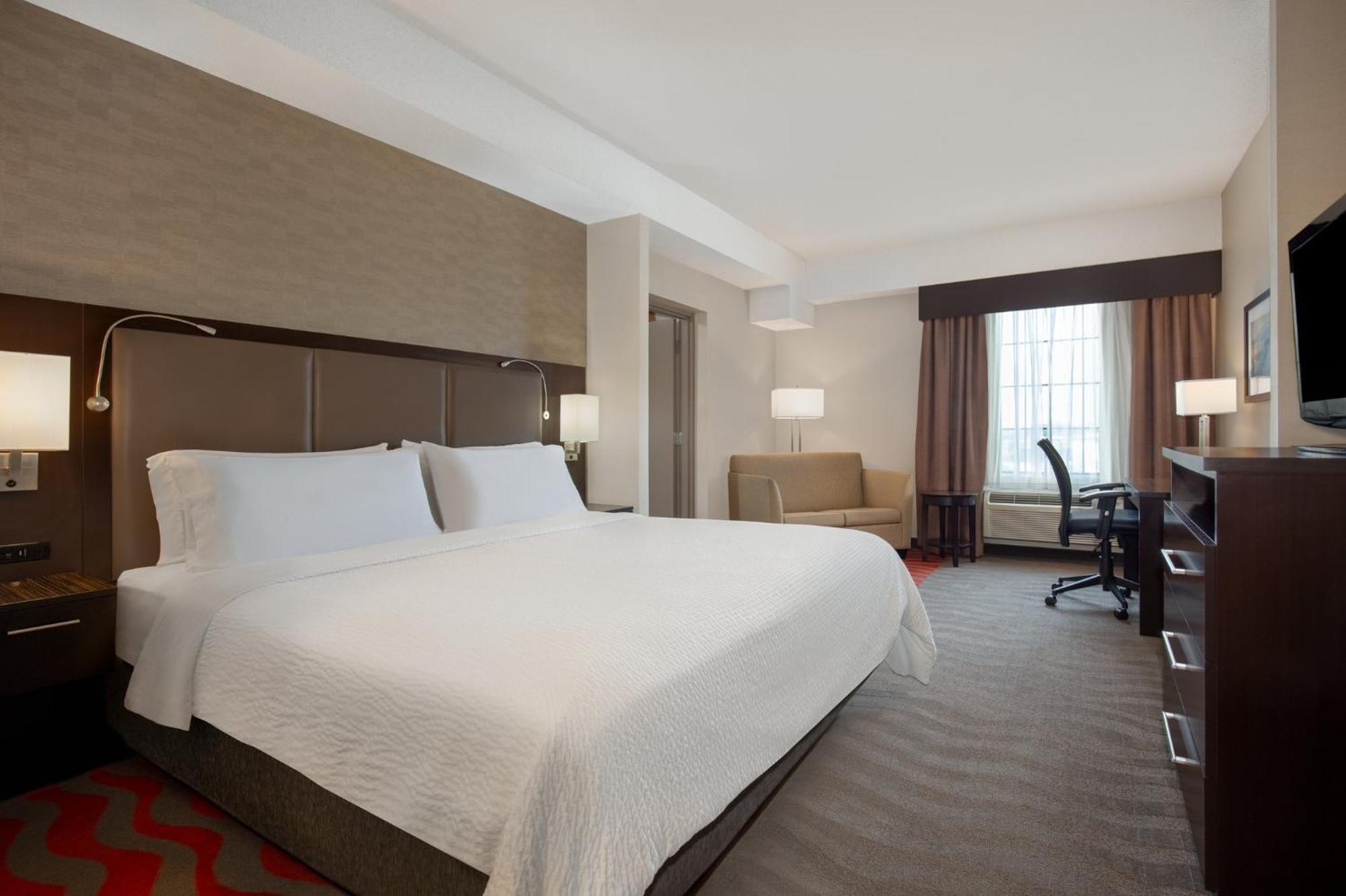 Holiday Inn Express Hotel & Suites Barrie By Ihg Exterior photo