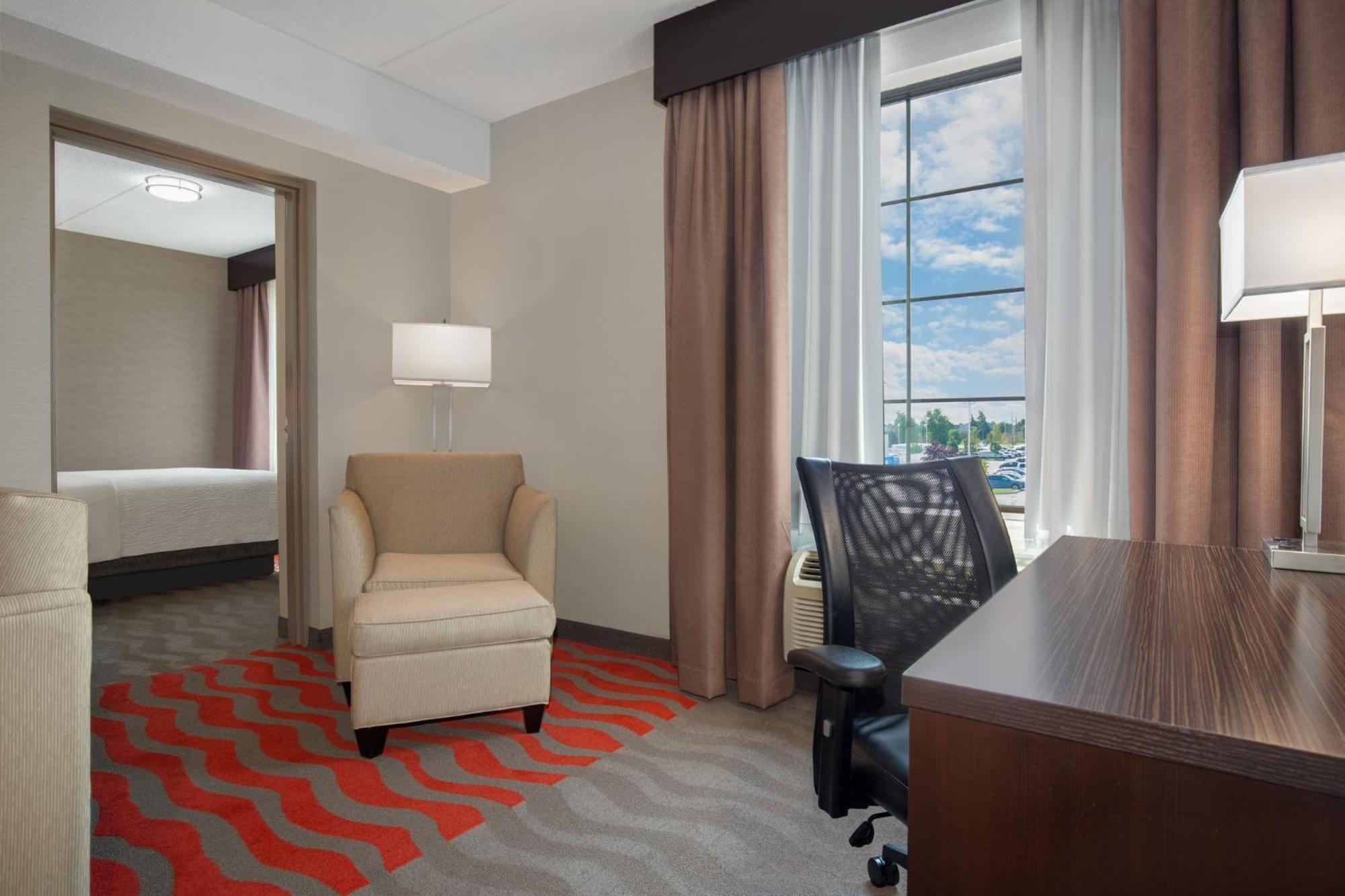 Holiday Inn Express Hotel & Suites Barrie By Ihg Exterior photo