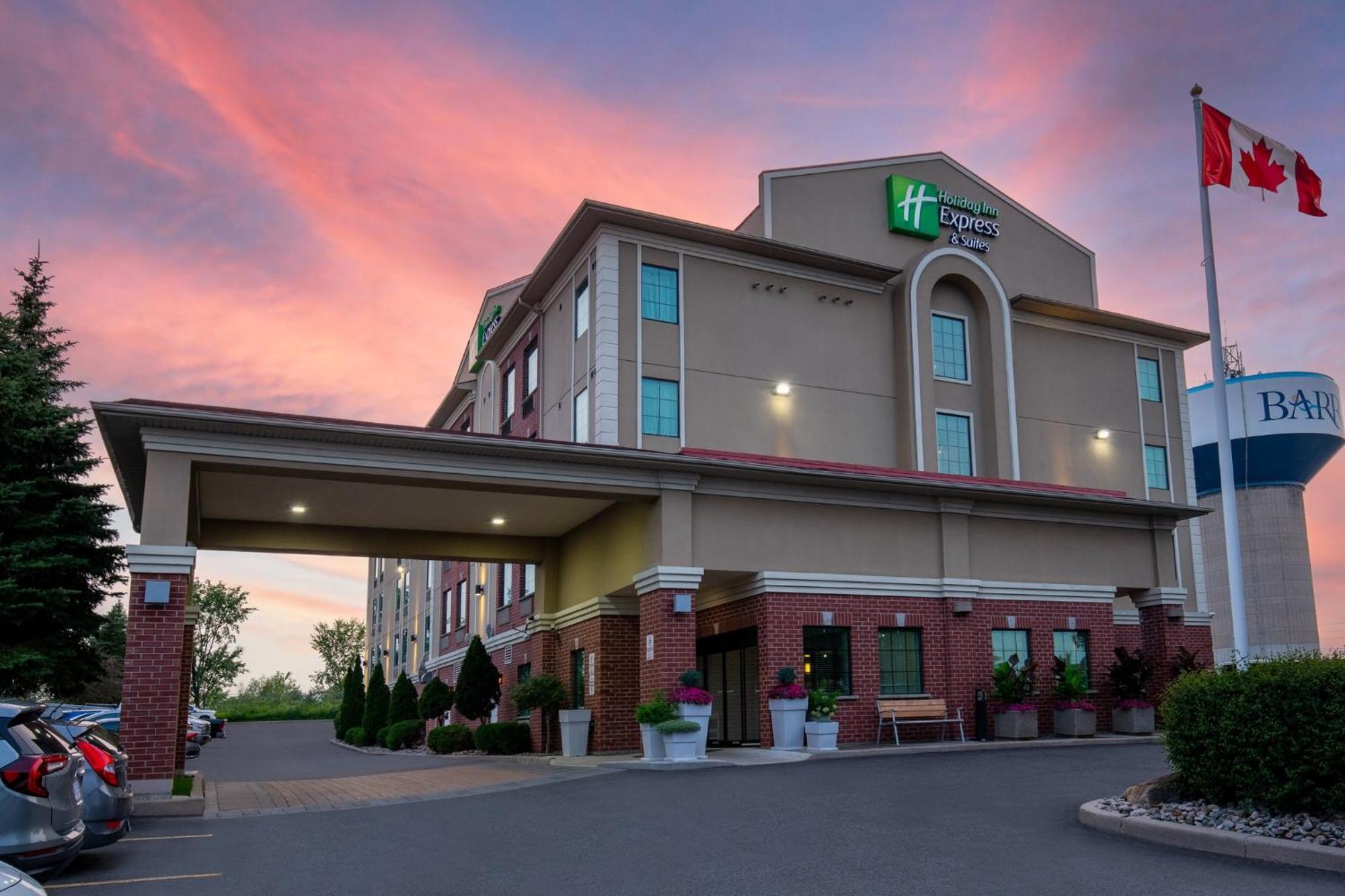 Holiday Inn Express Hotel & Suites Barrie By Ihg Exterior photo