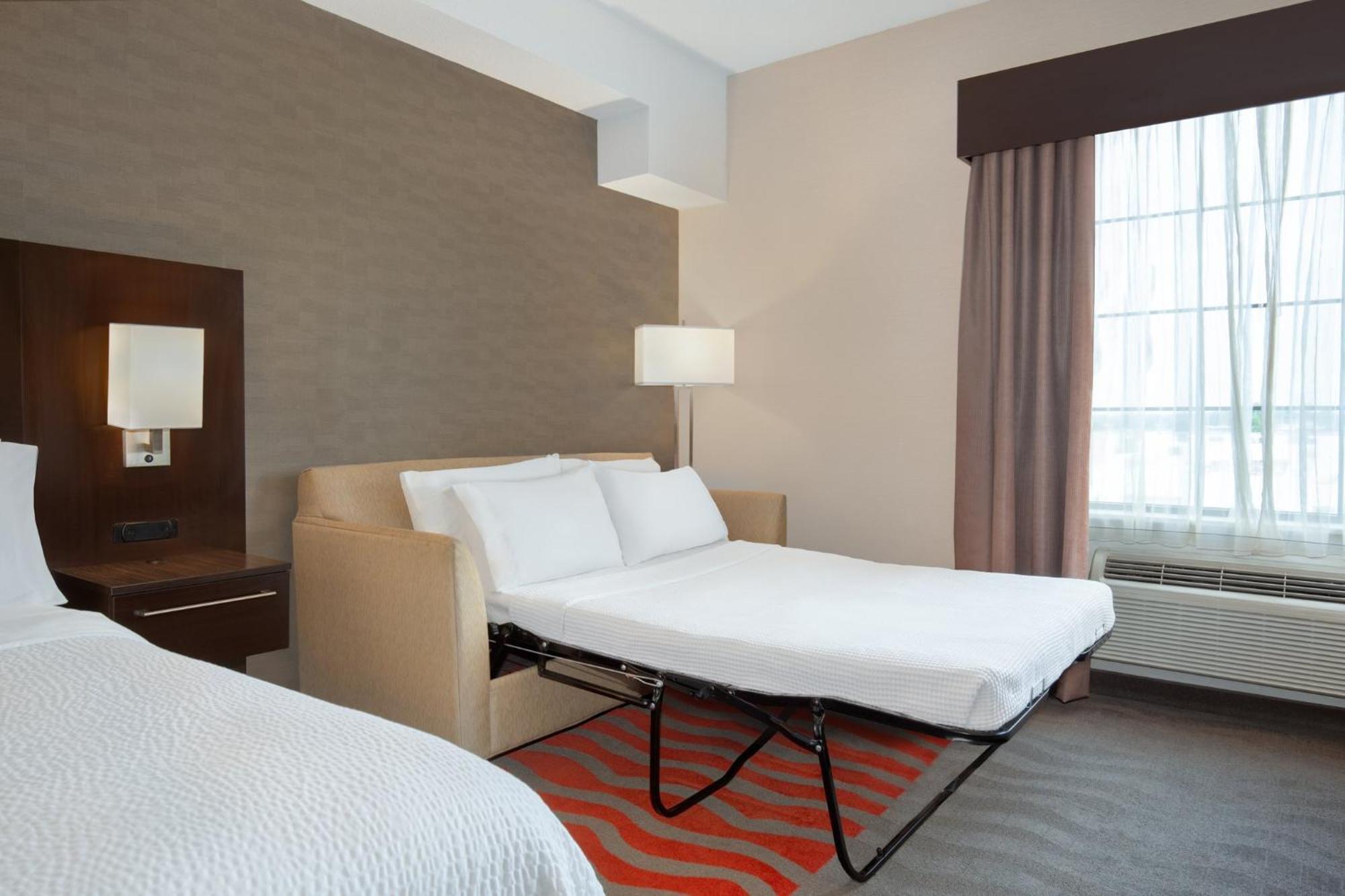 Holiday Inn Express Hotel & Suites Barrie By Ihg Exterior photo