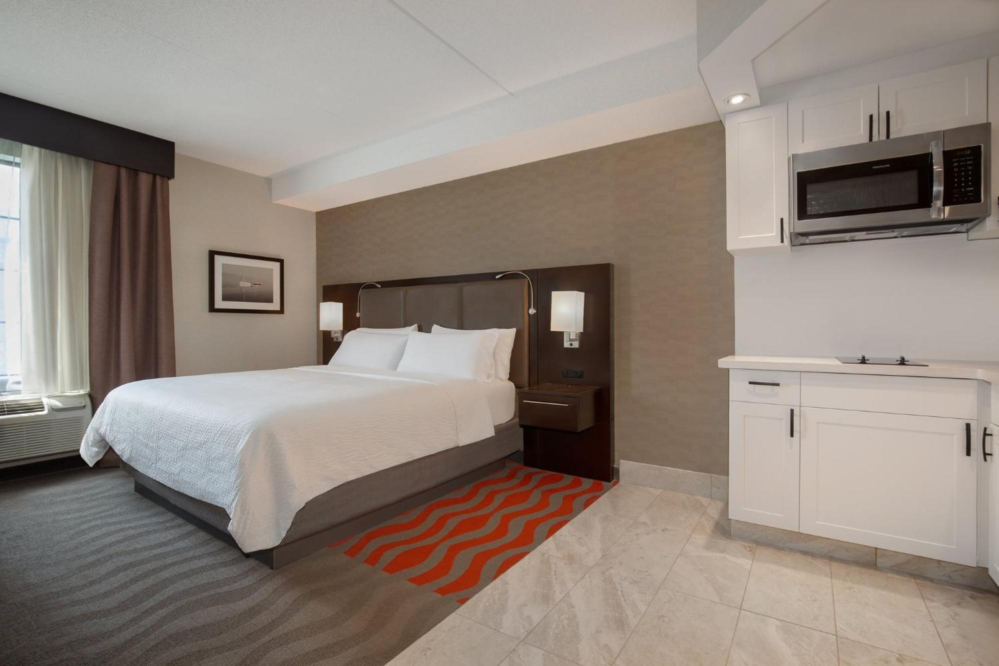 Holiday Inn Express Hotel & Suites Barrie By Ihg Exterior photo
