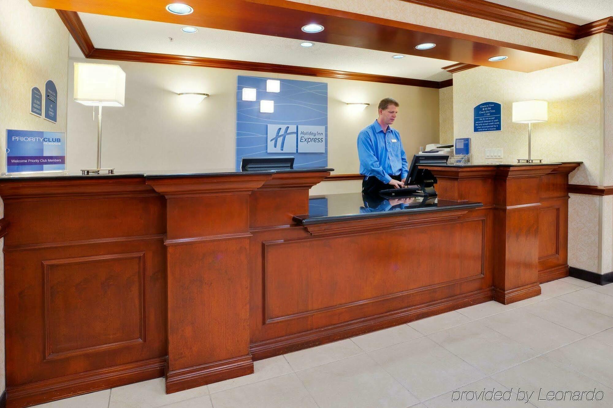 Holiday Inn Express Hotel & Suites Barrie By Ihg Exterior photo