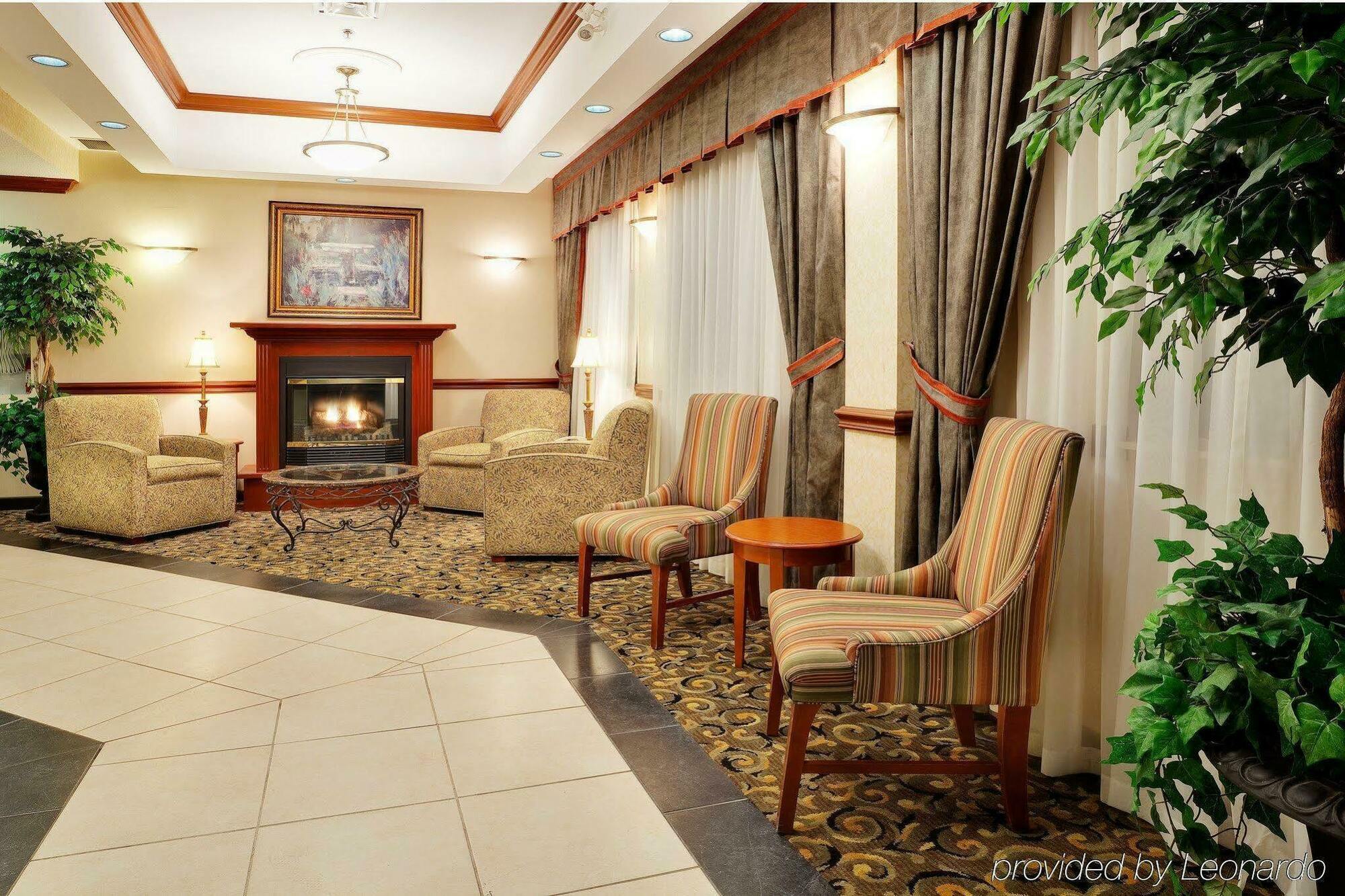 Holiday Inn Express Hotel & Suites Barrie By Ihg Exterior photo