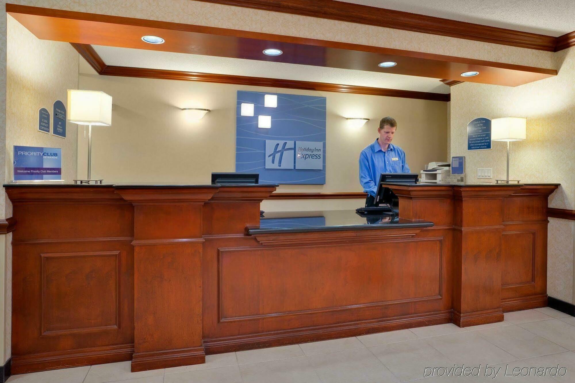 Holiday Inn Express Hotel & Suites Barrie By Ihg Interior photo