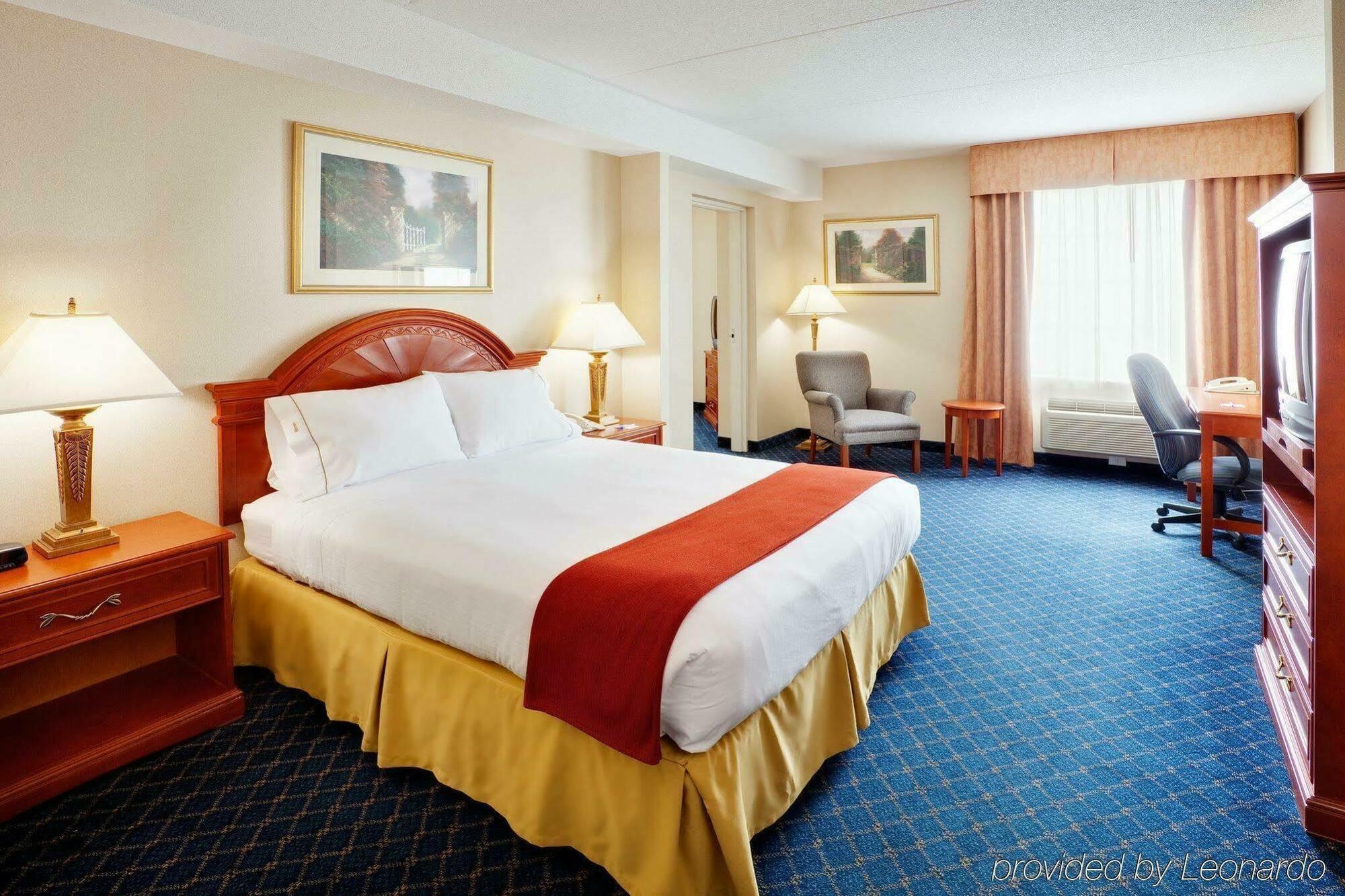 Holiday Inn Express Hotel & Suites Barrie By Ihg Exterior photo